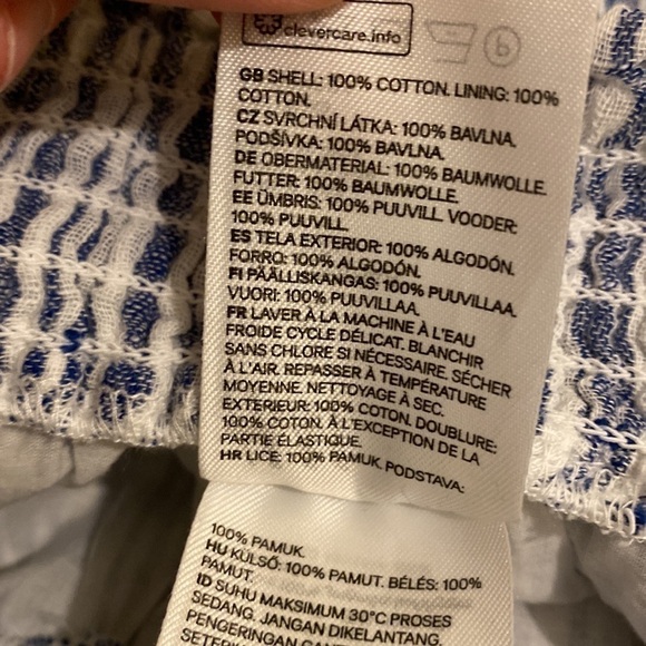 H&M white and blue stripped skirt. Size Xs. - Picture 8 of 10